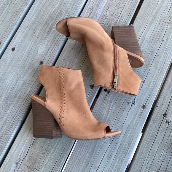 BOGO❗️Steve Madden leather booties - Picture 4 of 7